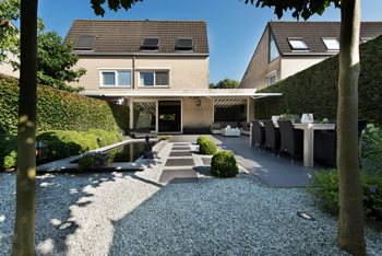 Bluestone rand recht 100x30x3 cm Sfeer 1 - Paviment.nl