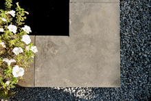 Bluestone rand hoek 50x30/20x3 cm Sfeer - Paviment.nl