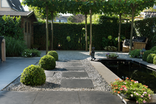 Bluestone rand recht 100x30x3 cm Sfeer 4 - Paviment.nl